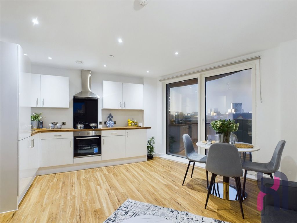 Property photo 3 of 15 Picture No. 04