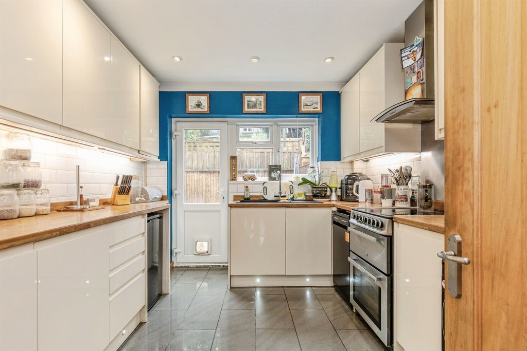 Property photo 3 of 20