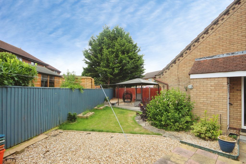 Property photo 1 of 8 Garden
