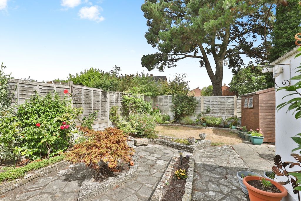 Property photo 2 of 16 Garden