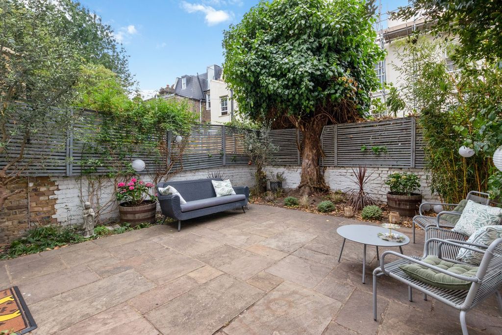Property photo 2 of 9