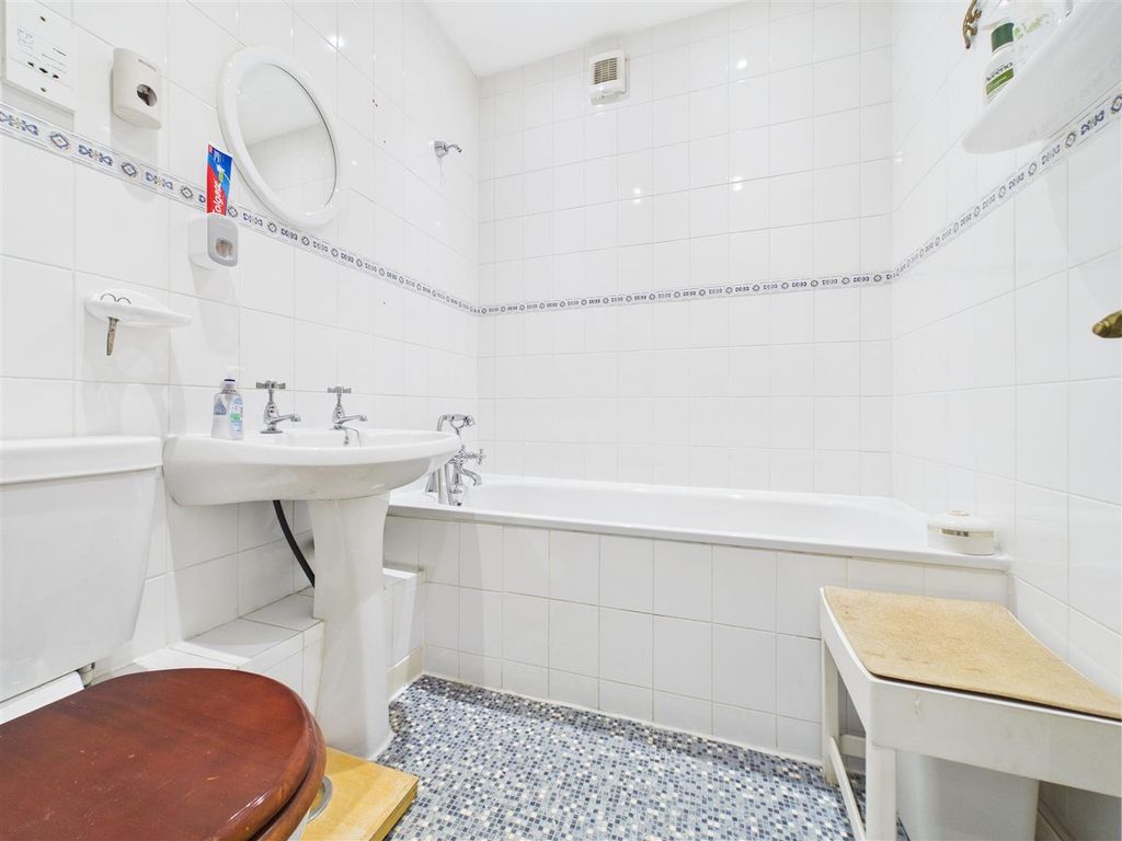 Additional image 10 of 2 bed flat for saleBeauchamp Road, East Molesey KT8