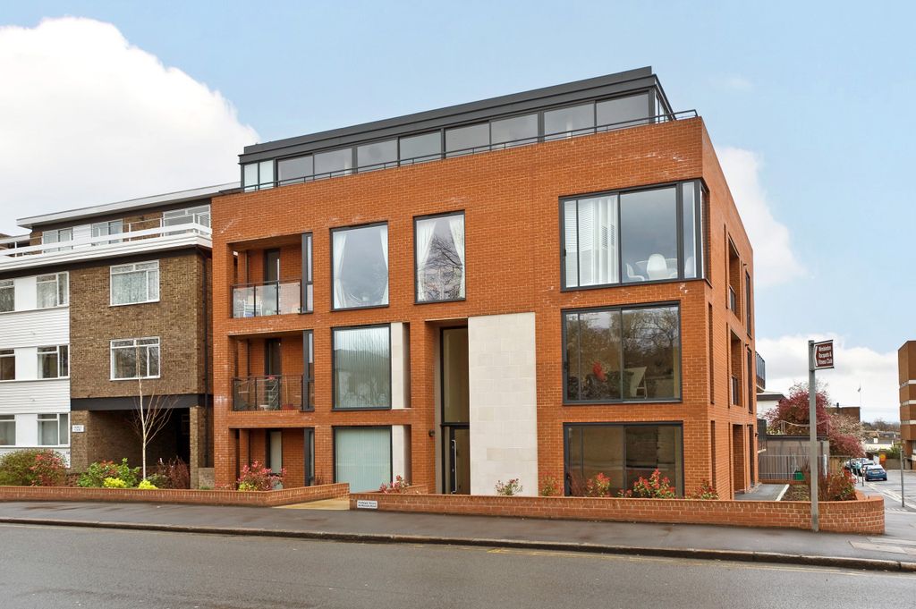 Property photo 1 of 8 External