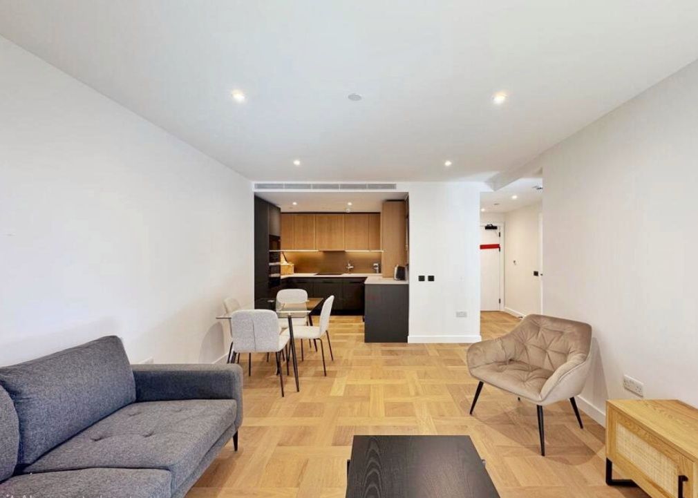 Property photo 1 of 15 Luxury