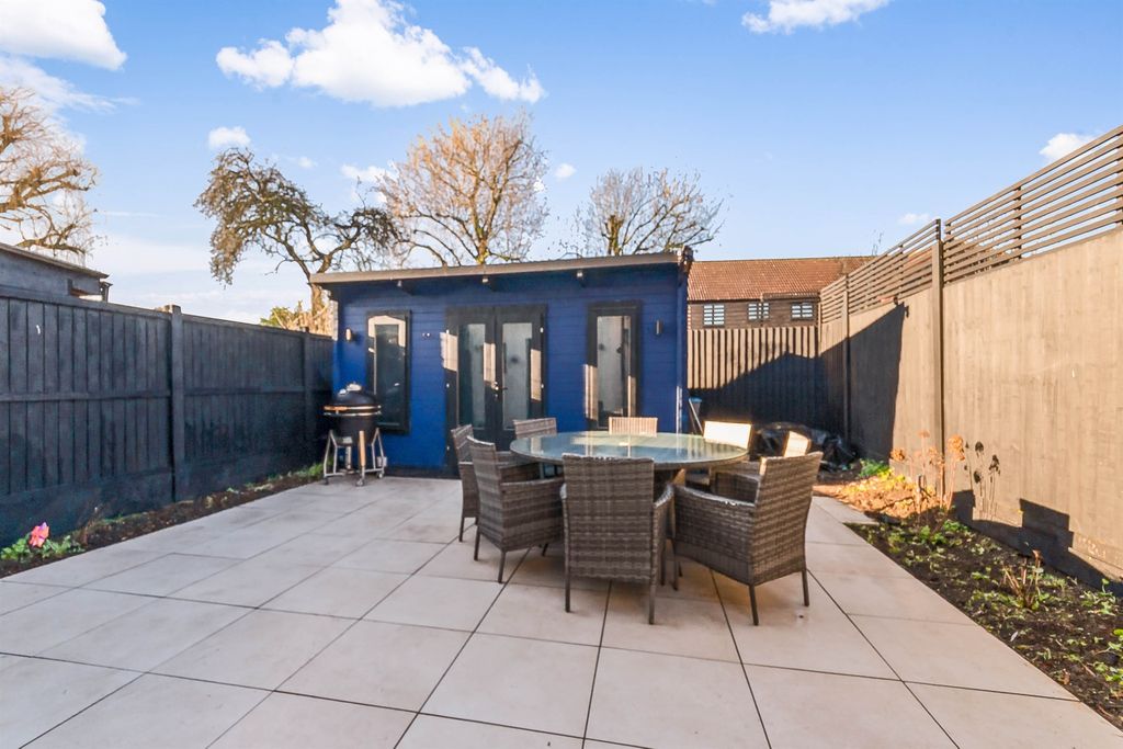 Property photo 2 of 17 Rear Garden