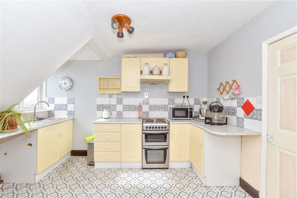 Property photo 3 of 16 Kitchen