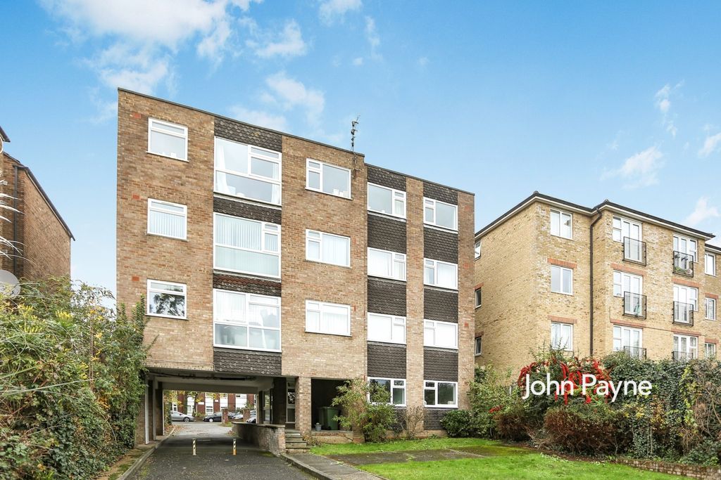 Property photo 2 of 10 F0256d3A-B3ce-F01...