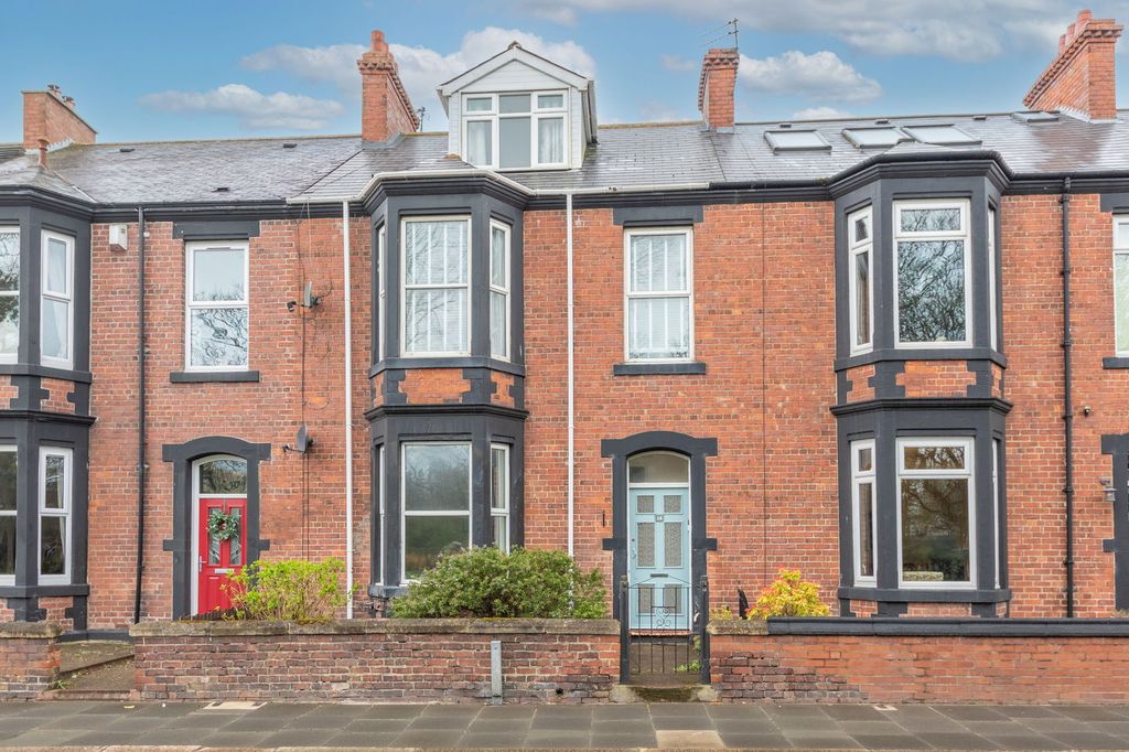 Property photo 2 of 20