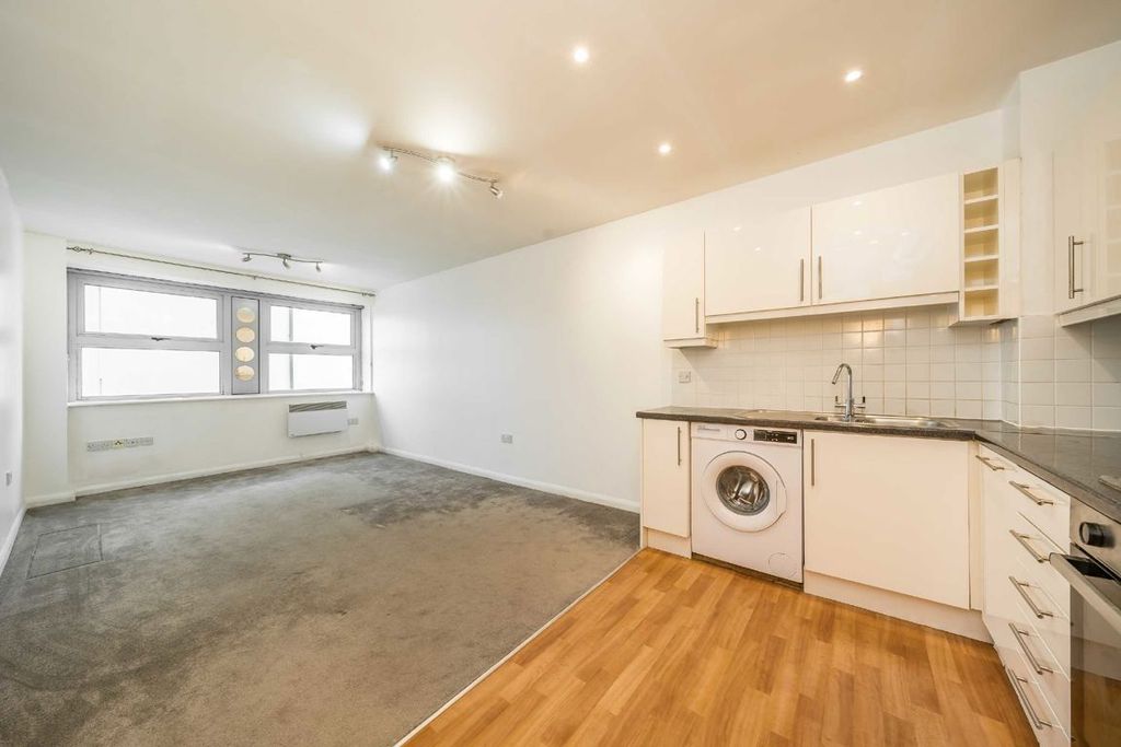 Property photo 2 of 5