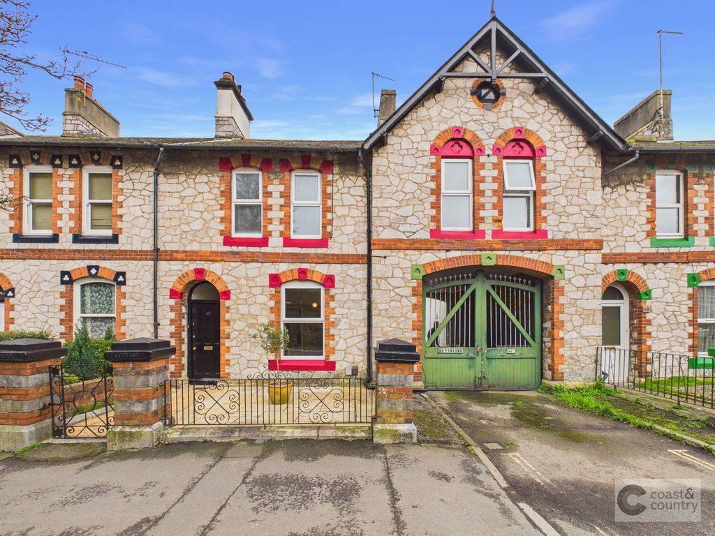 Property photo 1 of 21