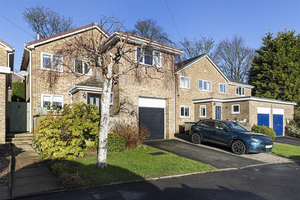 Property photo 1 of 41