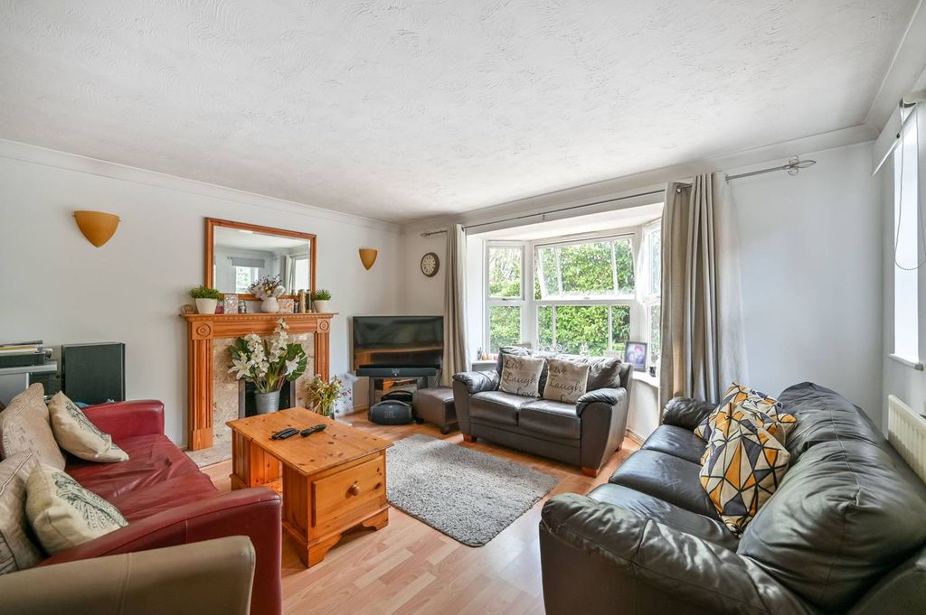 Property photo 2 of 11