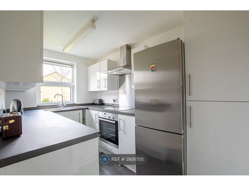 Property photo 2 of 7 Kitchen