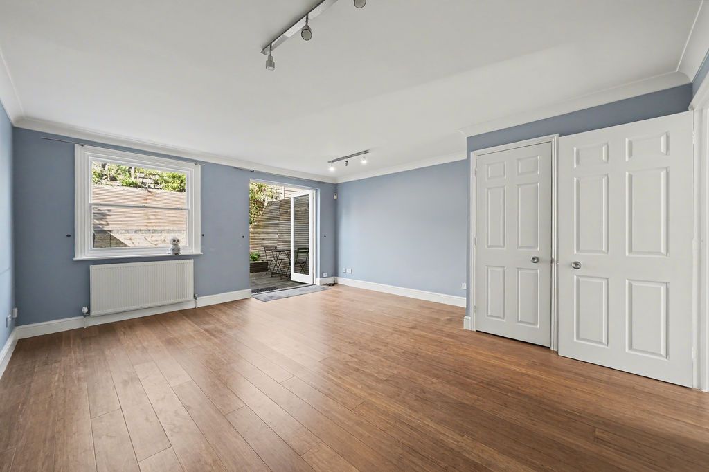 Property photo 1 of 10 Photo 12