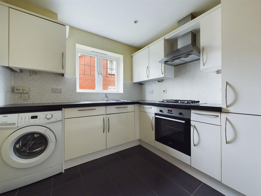 Property photo 3 of 14 Cam02319G0-Pr0107-St
