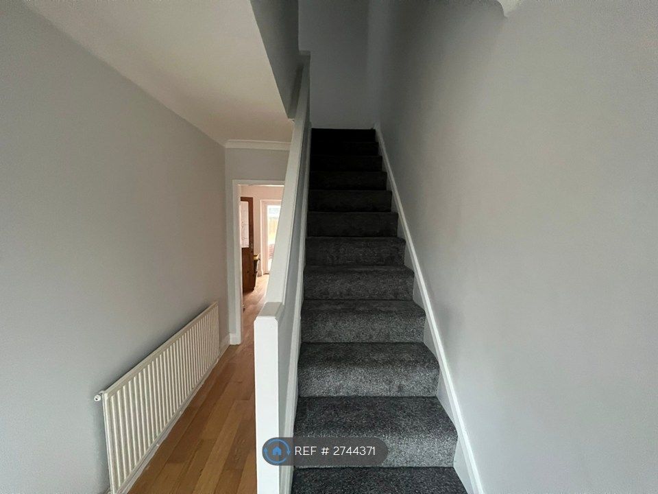 Property photo 2 of 13 Entrance