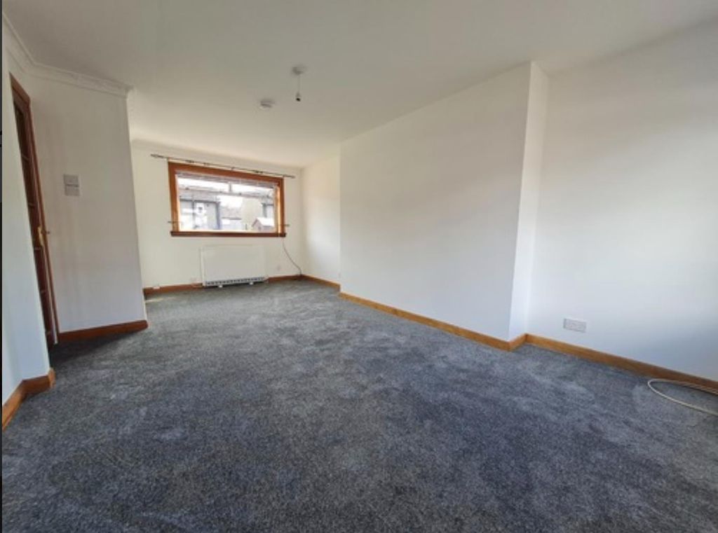 Property photo 2 of 6 Living Room