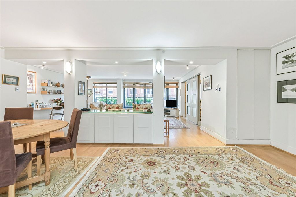 Property photo 3 of 23 Picture No. 19