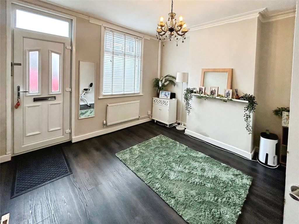 Property photo 3 of 10 Lounge/Dining Room