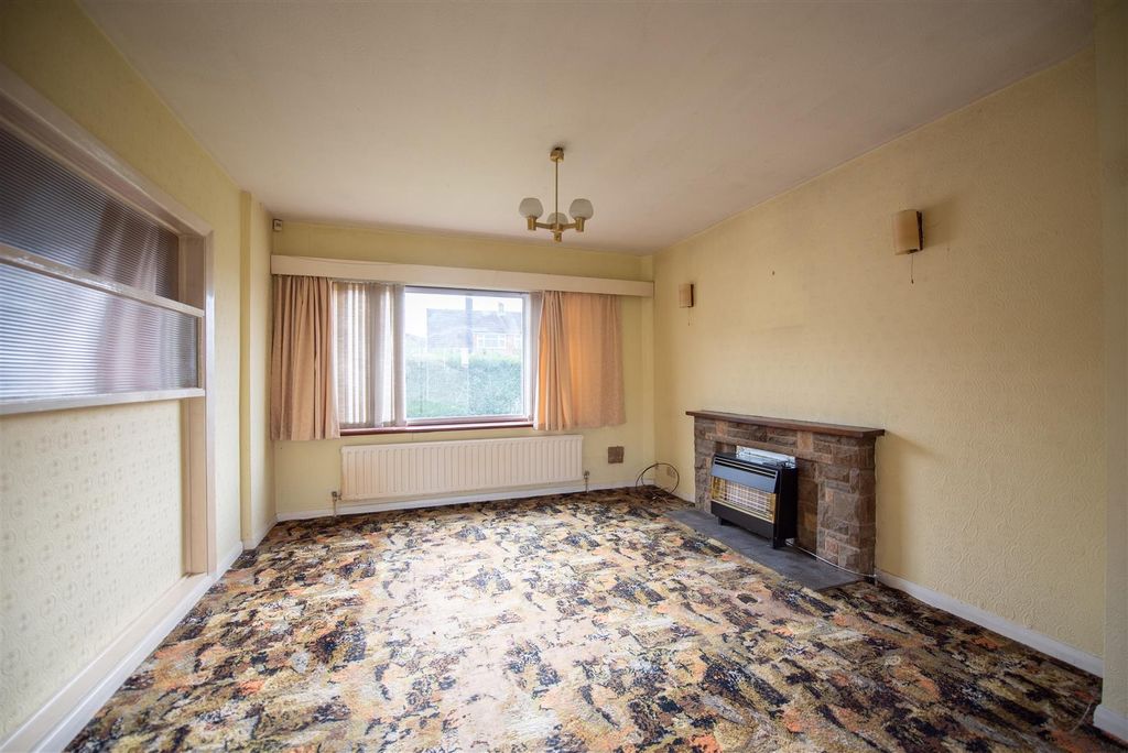 Property photo 2 of 14 Lounge/Dining Room