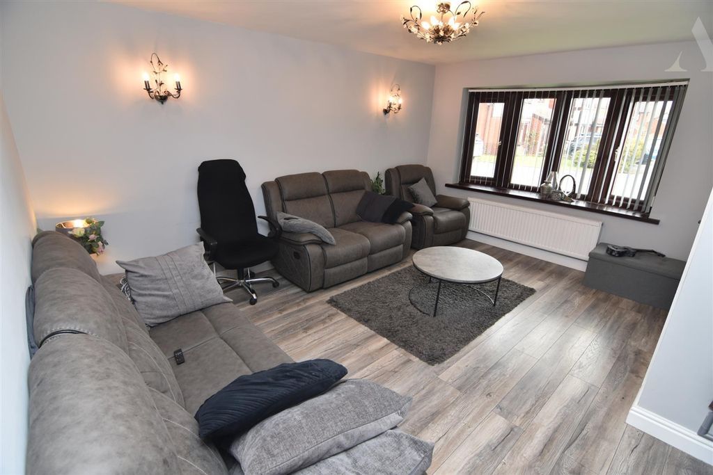 Property photo 2 of 13 15 Wilkinson Road Front Reception Room.Jpg