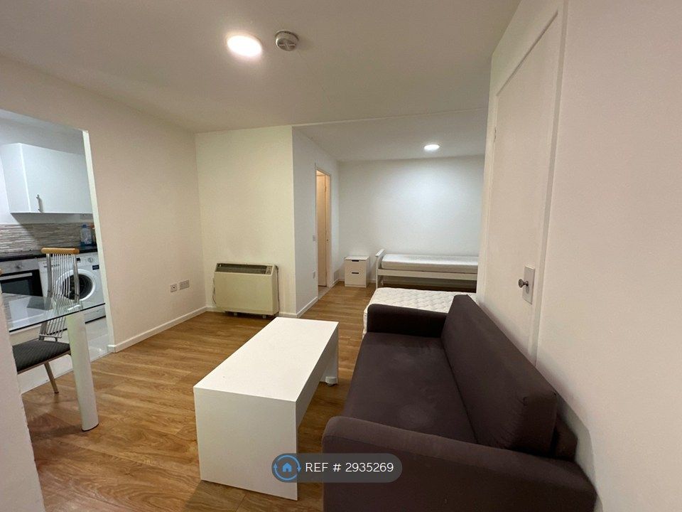 Property photo 2 of 7 Living Room