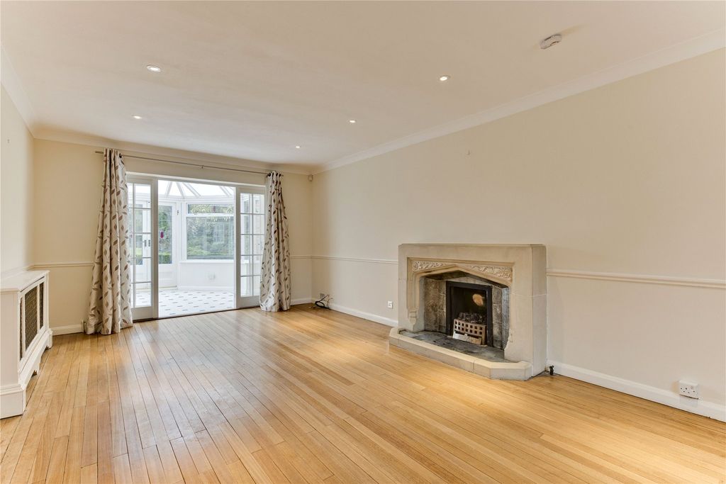 Property photo 3 of 10 3