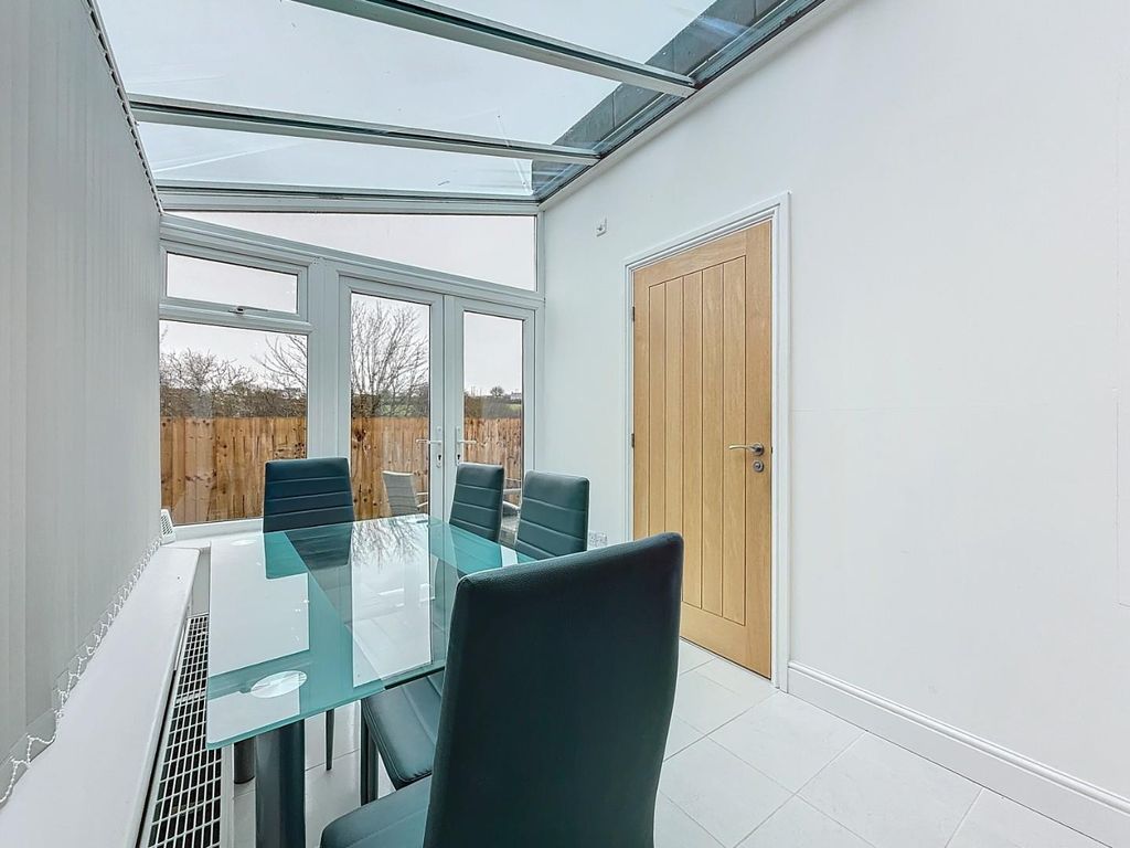 Property photo 3 of 26 Conservatory