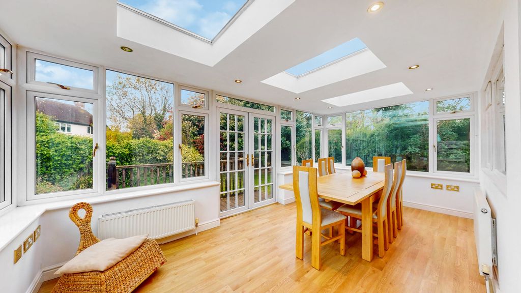 Property photo 2 of 15 4718695