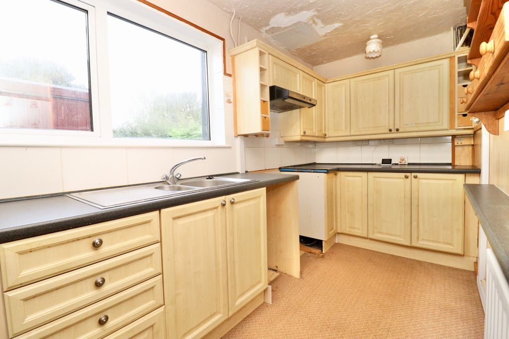 Property photo 3 of 10 Img_8949