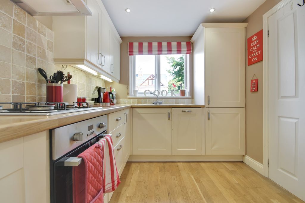 Property photo 2 of 17 Kitchen