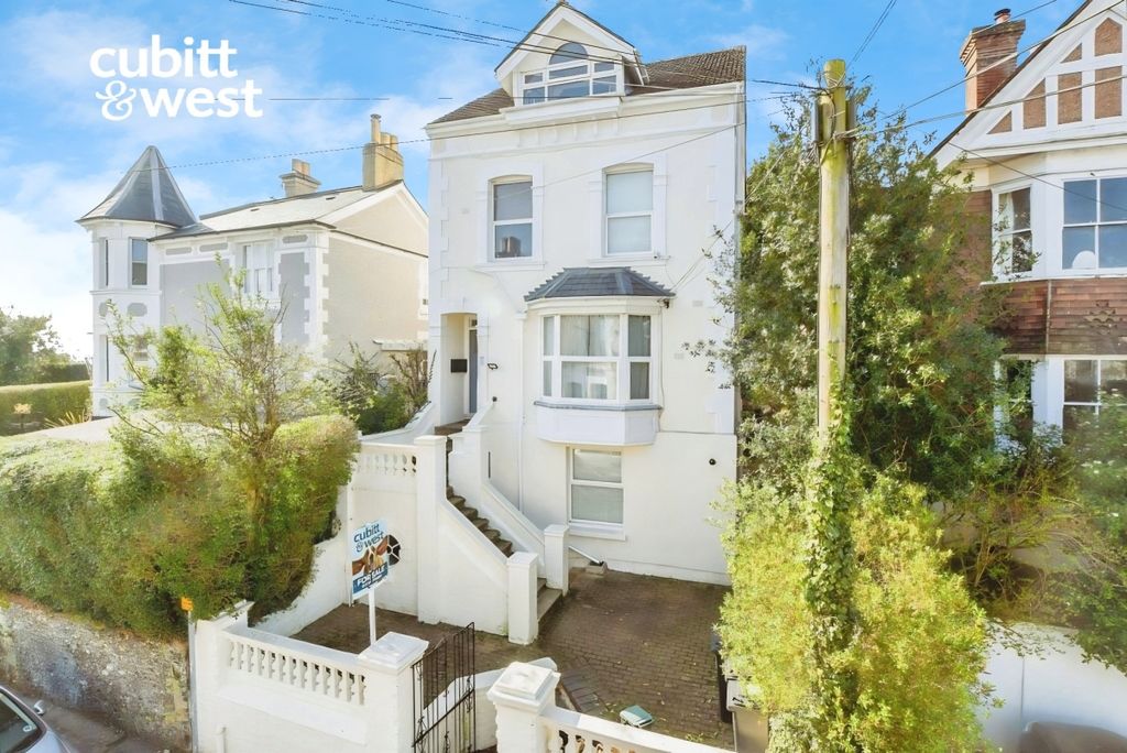 Property photo 1 of 8 801720A7-Grovehil...