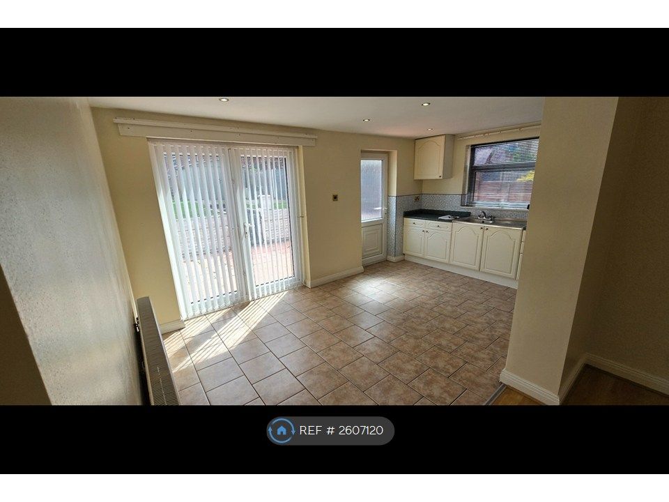 Property photo 3 of 19 Dining Room/Kitchen