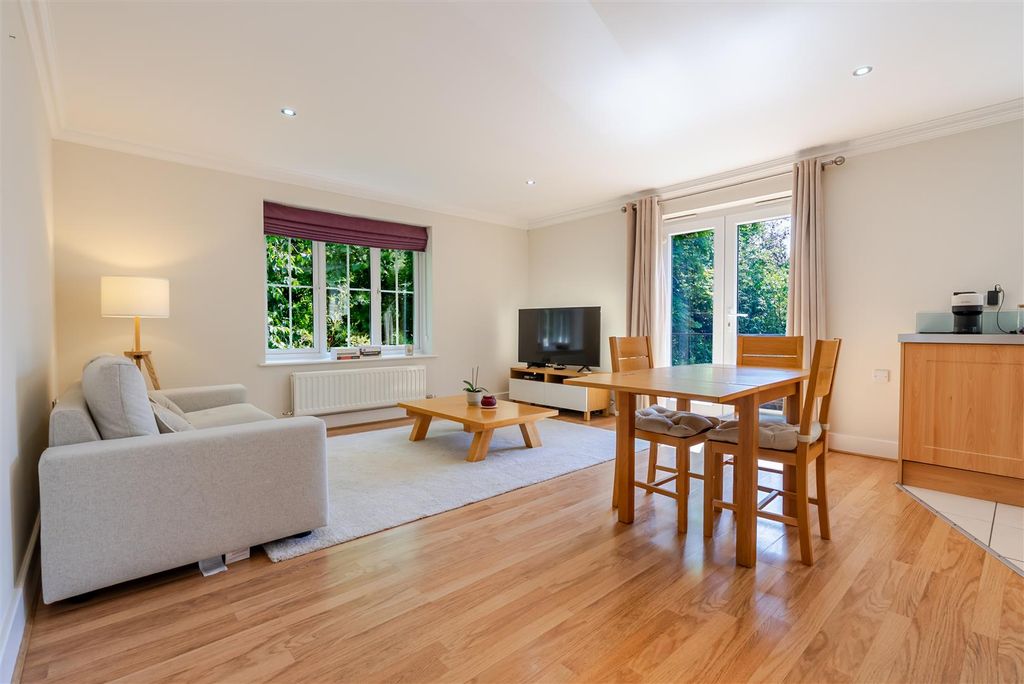 Property photo 2 of 9