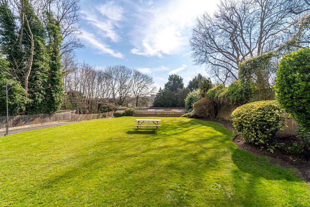 Property photo 3 of 16 Ndb05547