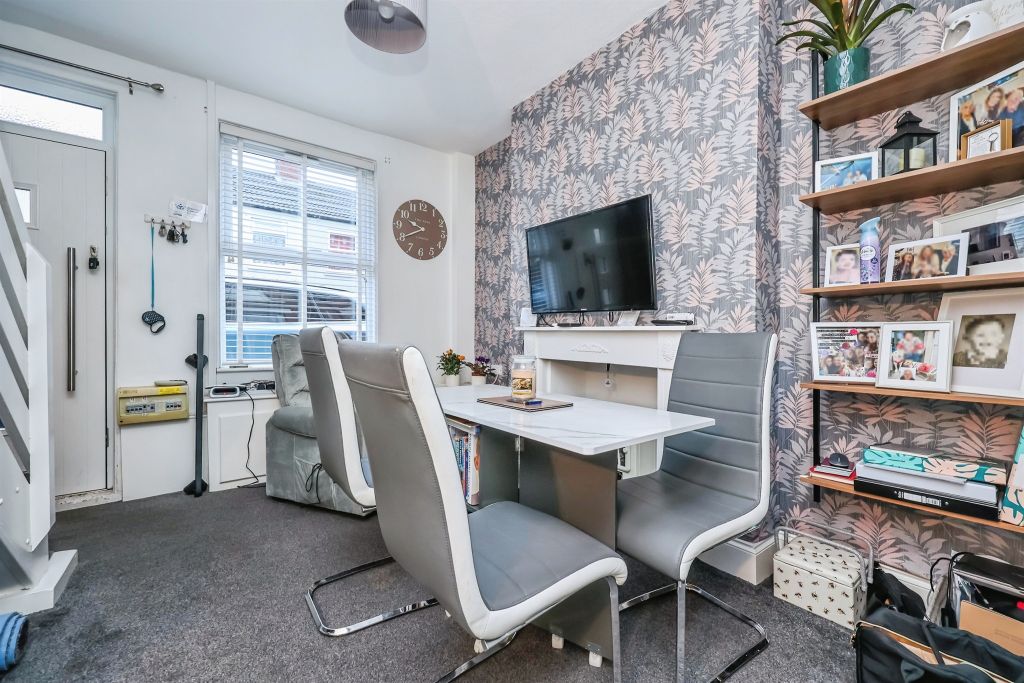 Property photo 3 of 19