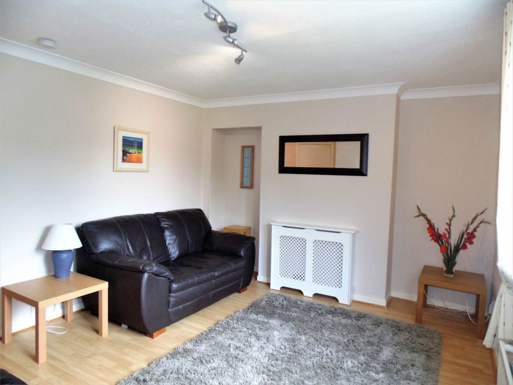 Property photo 2 of 11 Lounge B