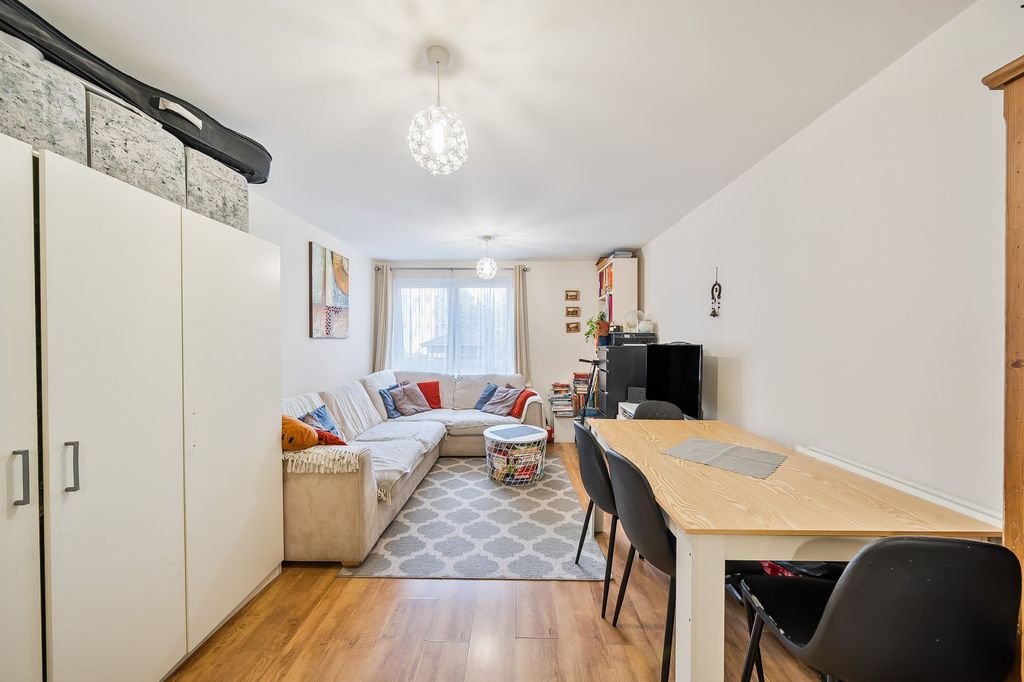 Property photo 2 of 11 Dining Room