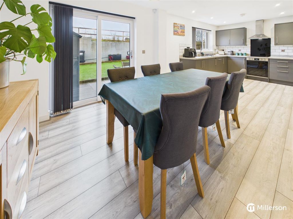 Property photo 2 of 29 Cam05092G0-Pr0142-Still020.Jpg