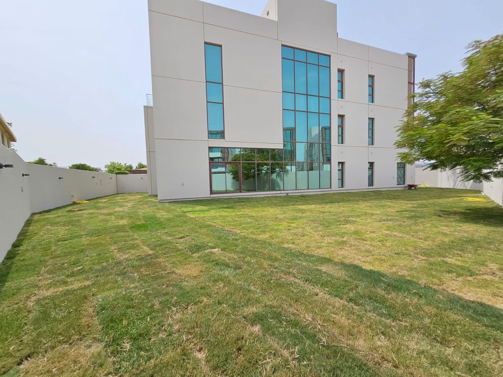 Property photo 1 of 30