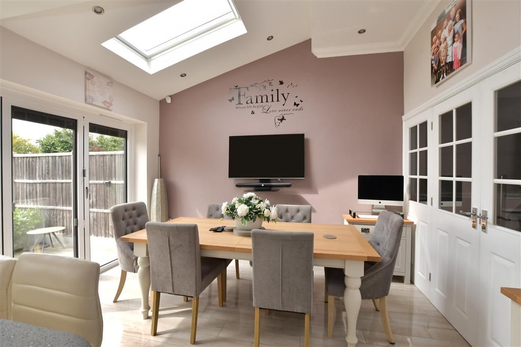 Property photo 3 of 13 Dining Area