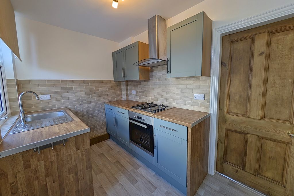 Property photo 2 of 13 Kitchen