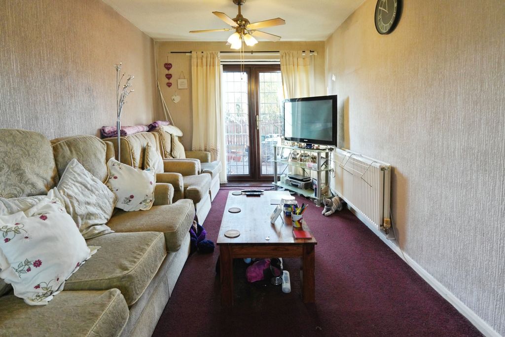 Property photo 2 of 10 Lounge/Dining Room