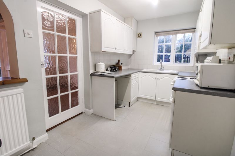 Property photo 3 of 16 Kitchen