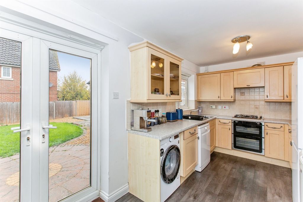 Property photo 2 of 17