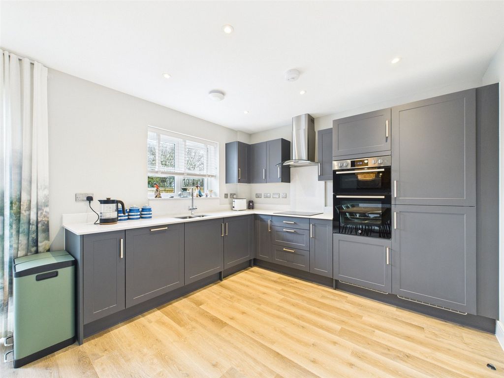 Property photo 3 of 24 Picture No. 35