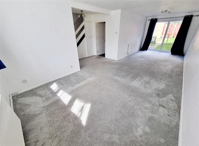 Property photo 3 of 17 Living Room