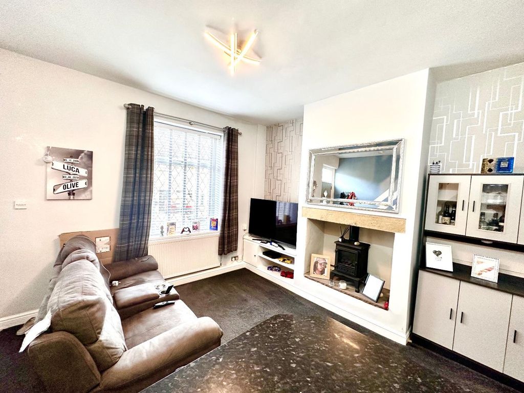 Property photo 3 of 9 Open Plan Living Area