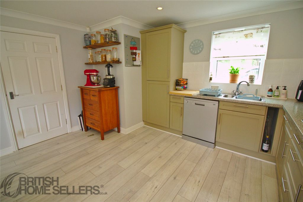 Property photo 3 of 24 Picture No. 06