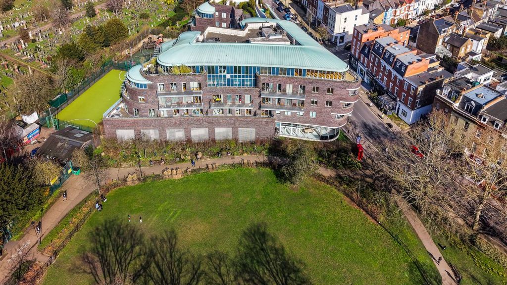 Property photo 3 of 15